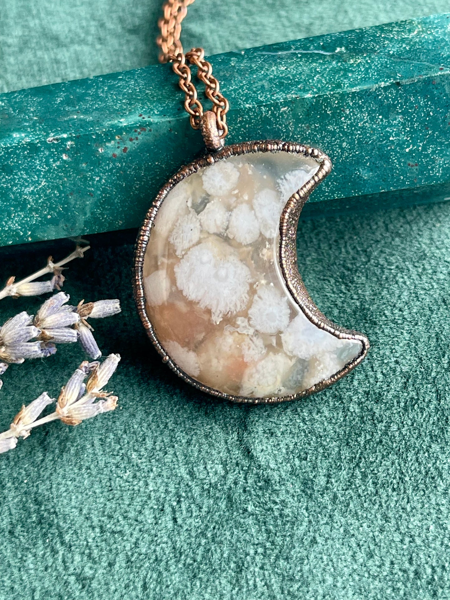 Flower agate moon