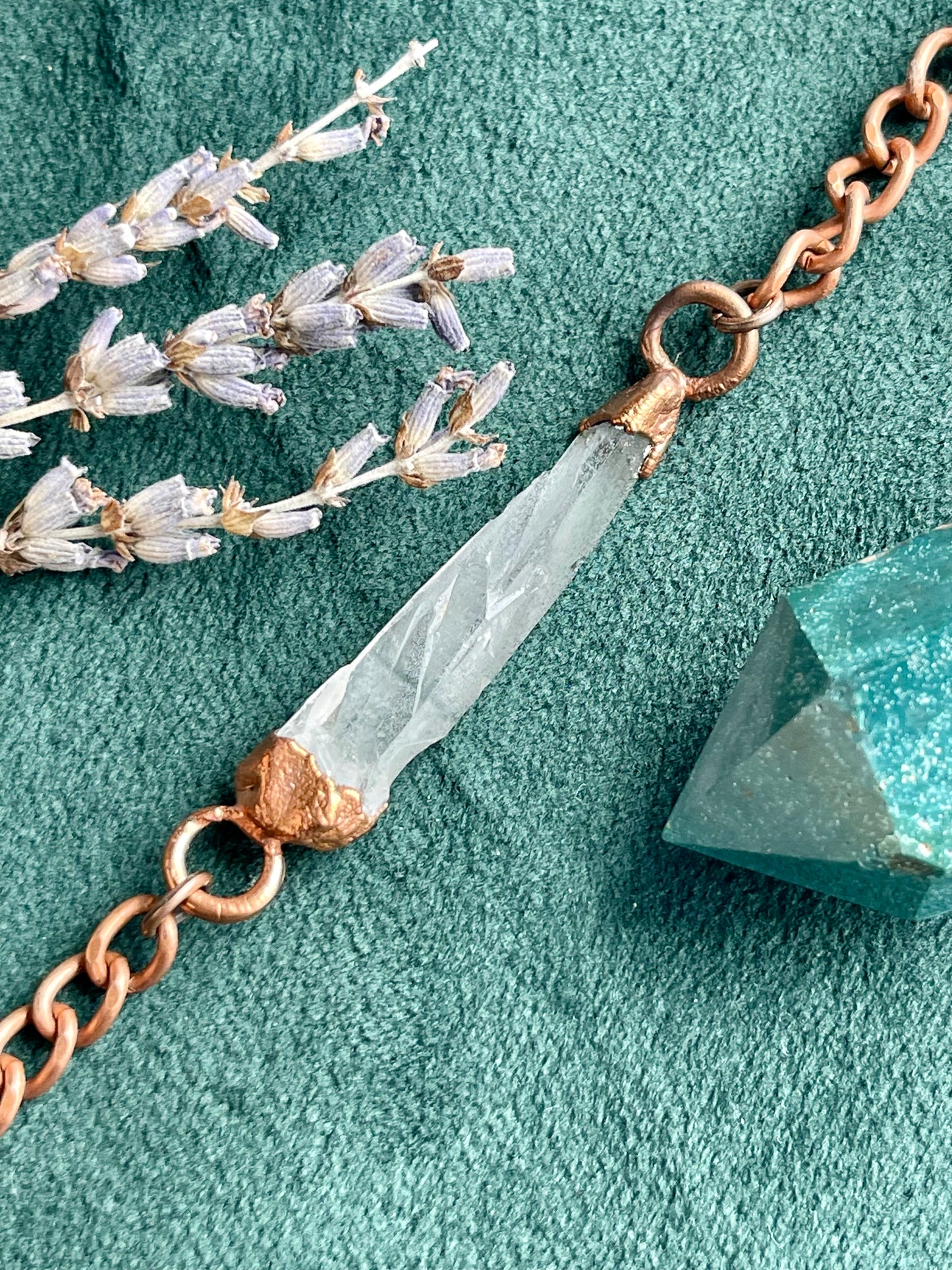Clear quartz and copper bracelet